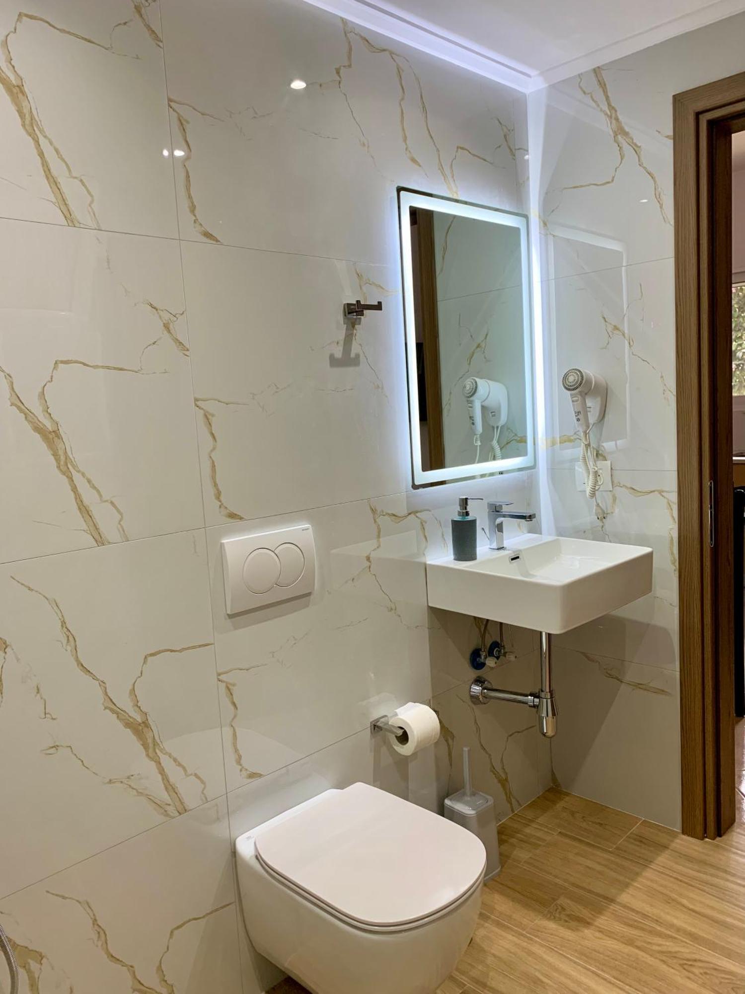 Maxus Apts Sarande Ngoại thất bức ảnh